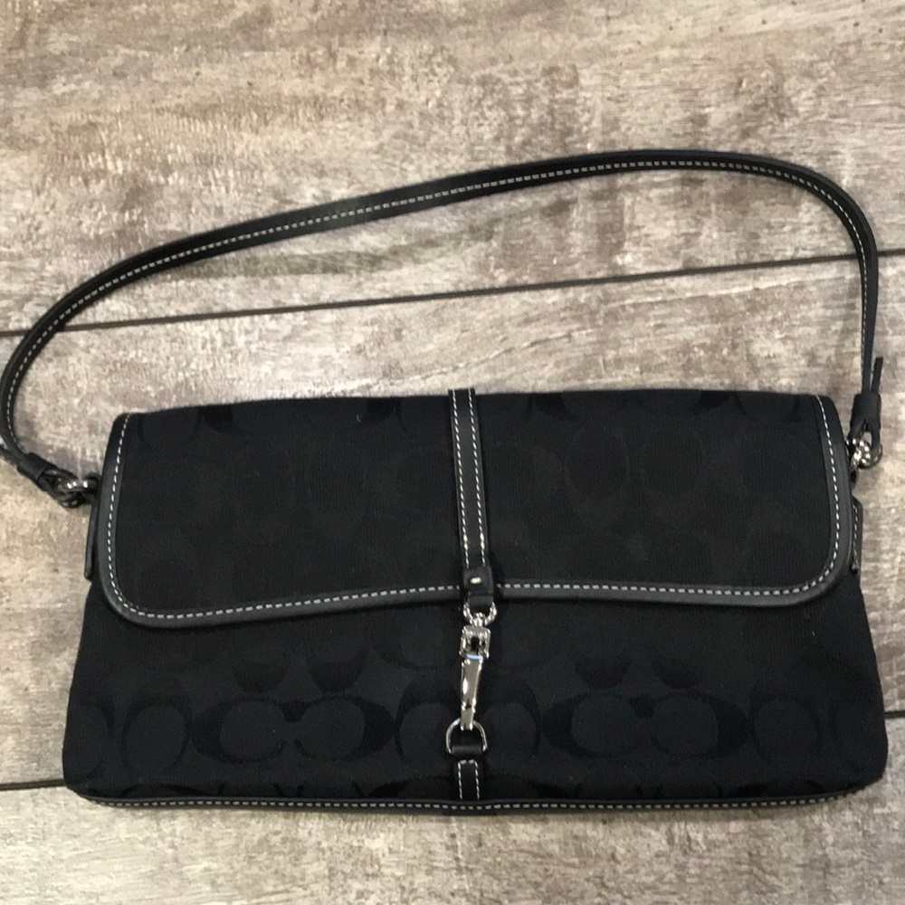 Coach clutch monogram authentic